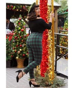 Women's Apparel Hemet Green Plaid Cigarette Pants