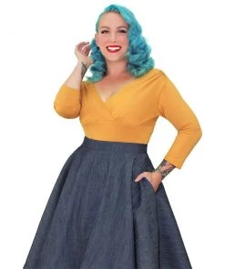 Women's Apparel Hemet Three Quarter Sleeve V Neck Top In Mustard