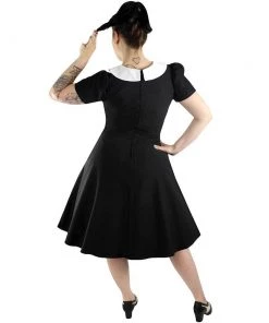 Hemet Vintage Inspired Black And White Pointy Collar Dress