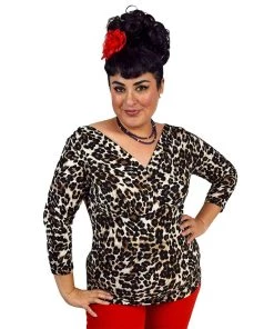 Hemet Three Quarter Sleeve V Neck Top In Leopard Women's Apparel